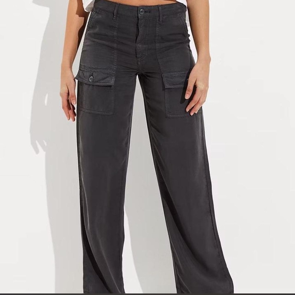 American Eagle Outfitters Charcoal Gray Cargo Pants